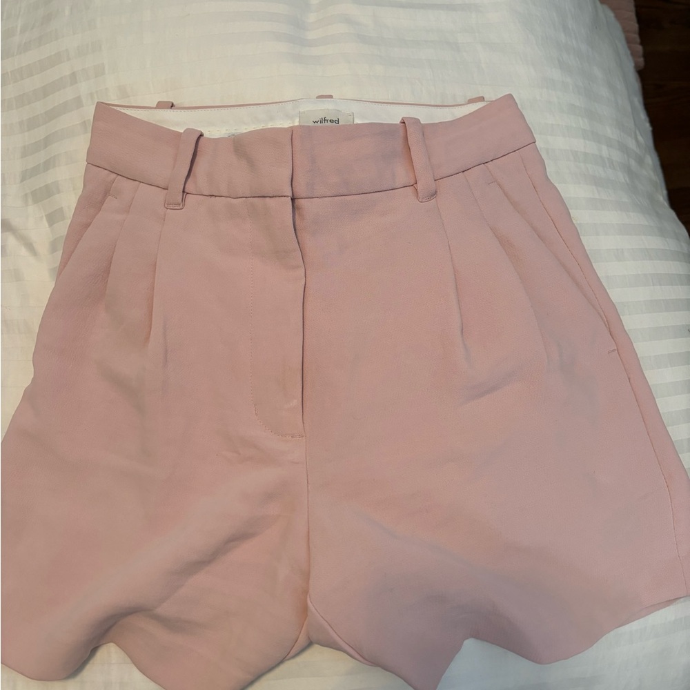 Wilfred High Waist Pink Shorts with Pleats